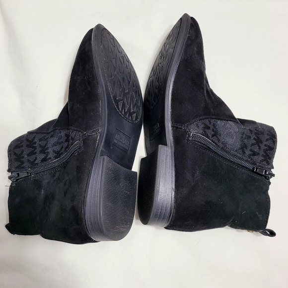 Michael Kors Flat Black Suede Short/Ankle Boot sz 4 - Picture 12 of 12
